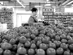 上周食用農(nóng)產(chǎn)品價(jià)格持續(xù)回落 消費(fèi)市場穩(wěn)步復(fù)蘇